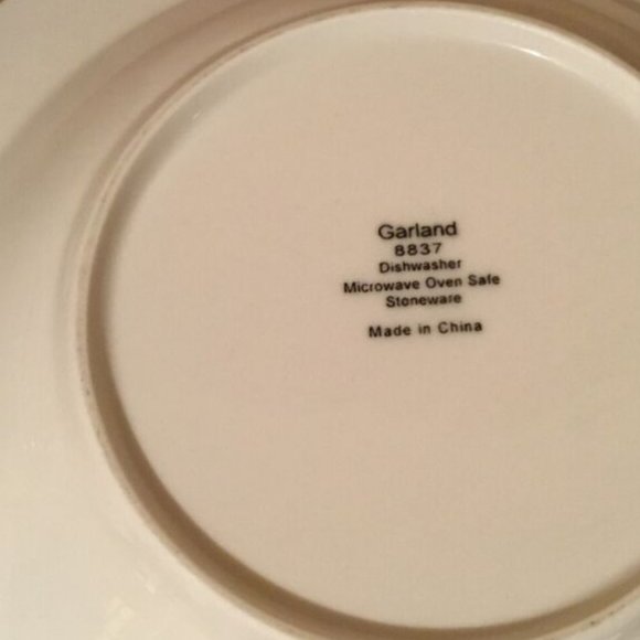 Sango Garland 8.7/8” Wide Rim Soup Bowl Embossed Scrolls & Floral Set of 4 - Picture 2 of 7